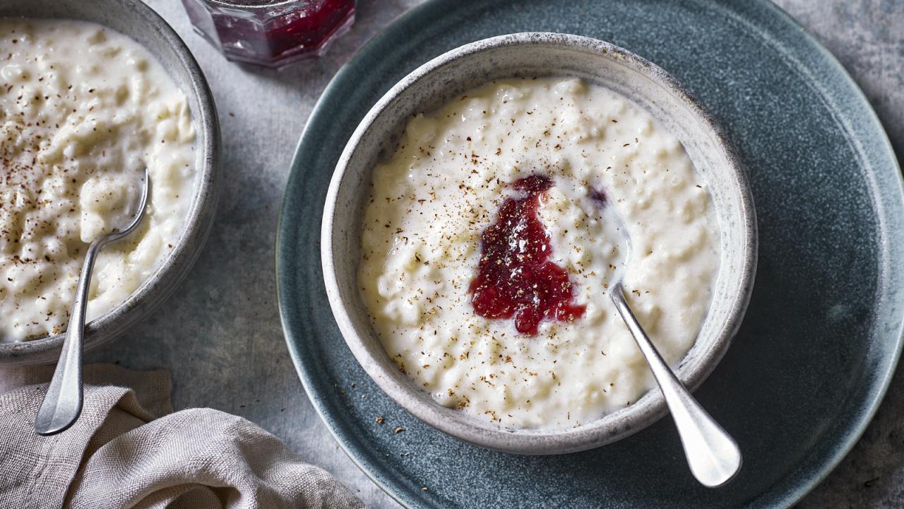 Creamy Rice Pudding with Seasonal Fruits